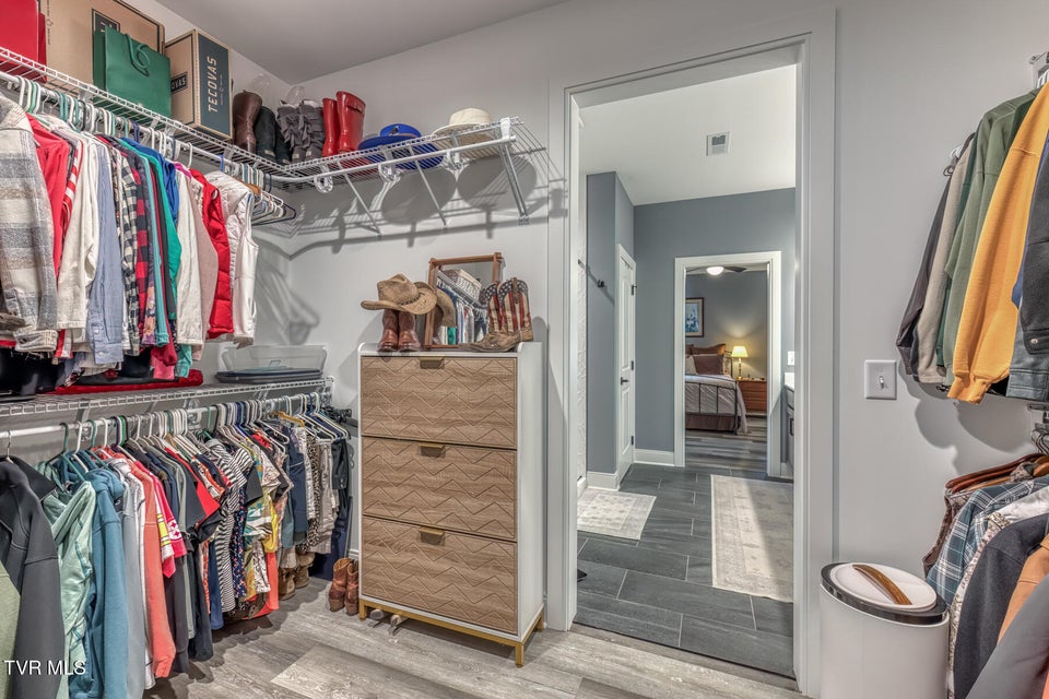 Photo #28: 100 Canterbury Place