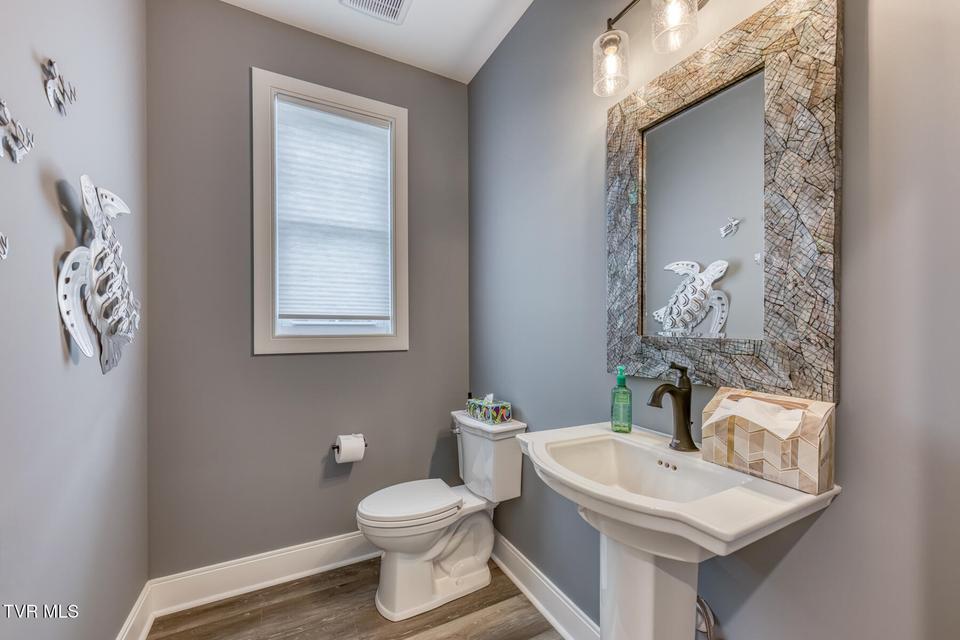 Photo #31: 100 Canterbury Place