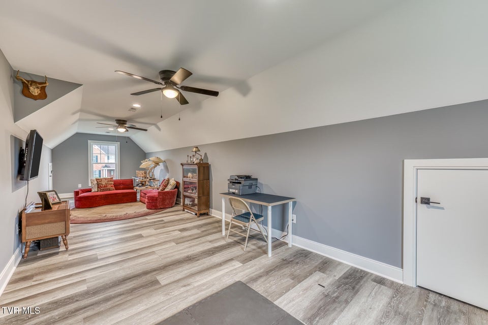 Photo #33: 100 Canterbury Place