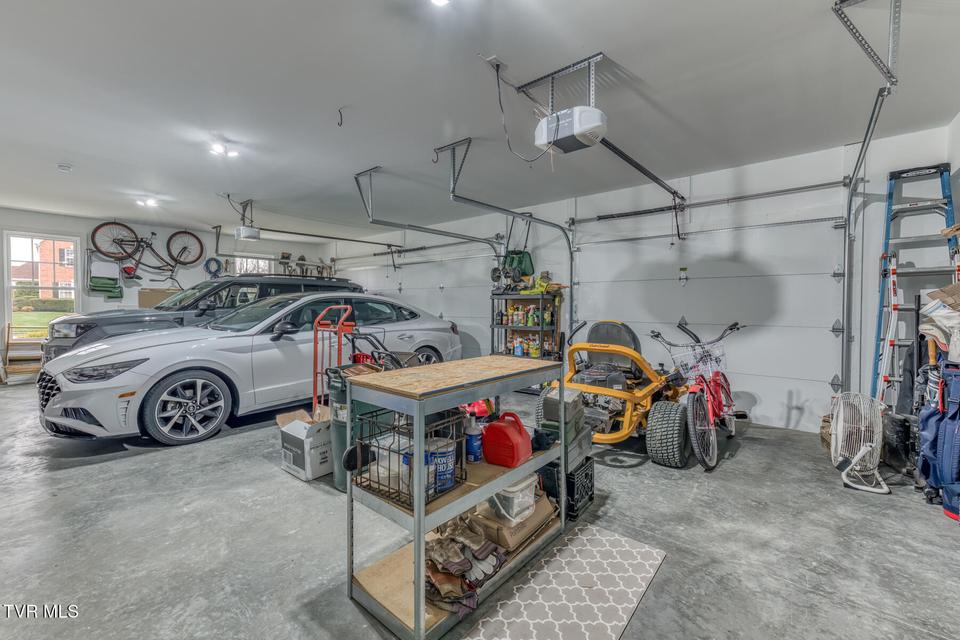 Photo #37: 100 Canterbury Place