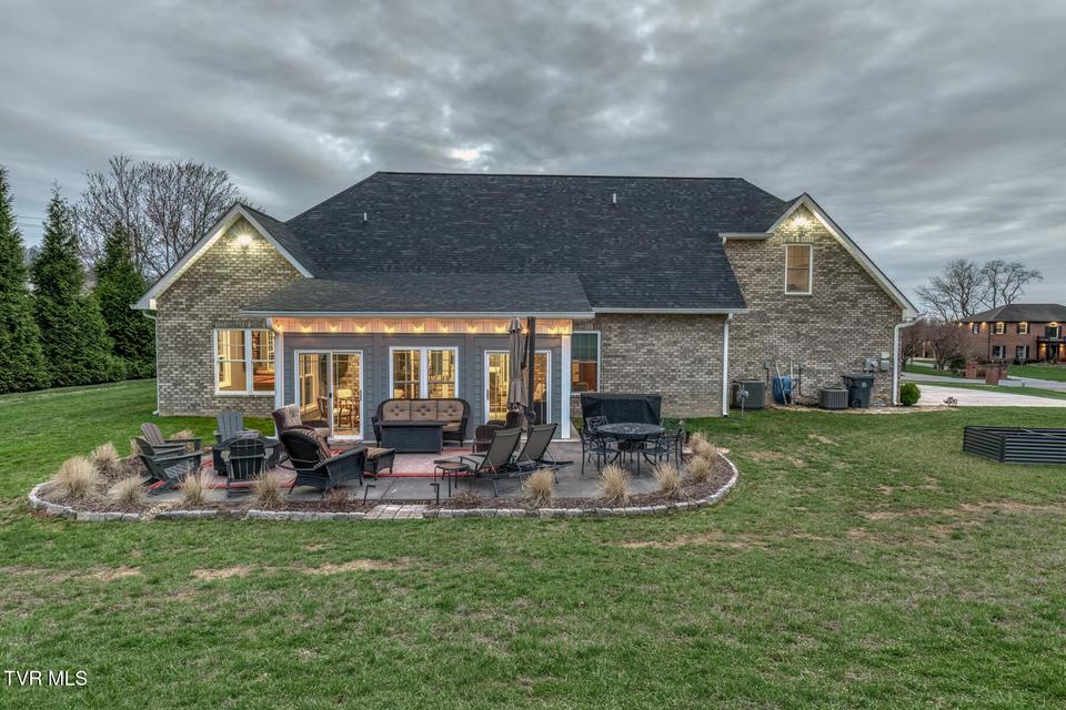 Photo #45: 100 Canterbury Place