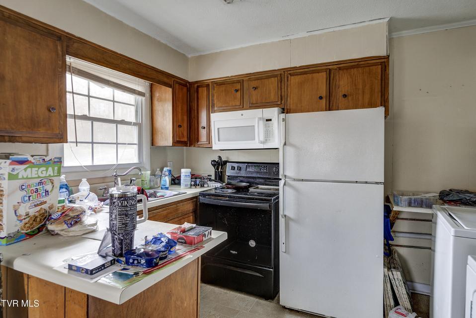 Photo #32: 103 Warrior Lane