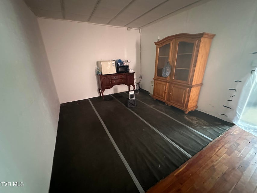 Photo #8: 818 Oakdale Street