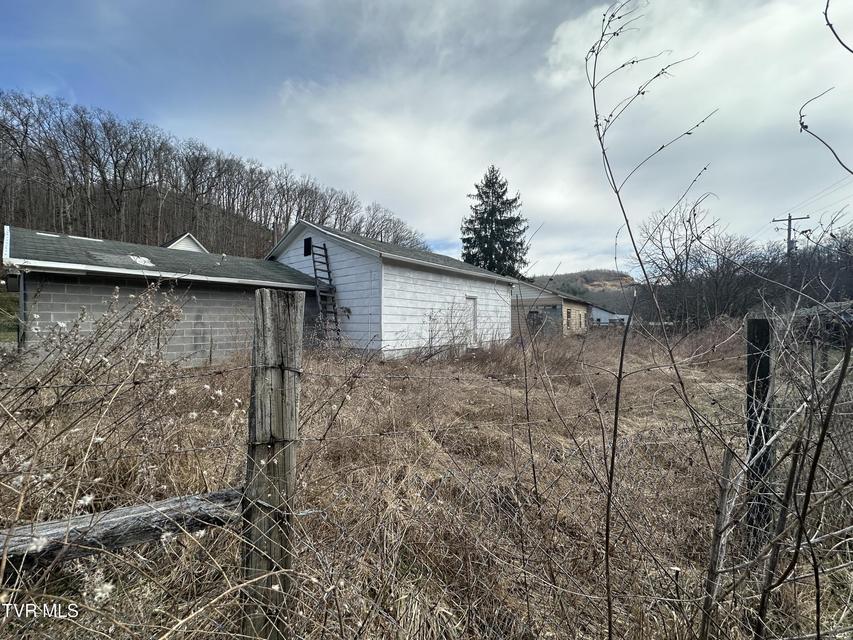 Photo #4: 818 Oakdale Street