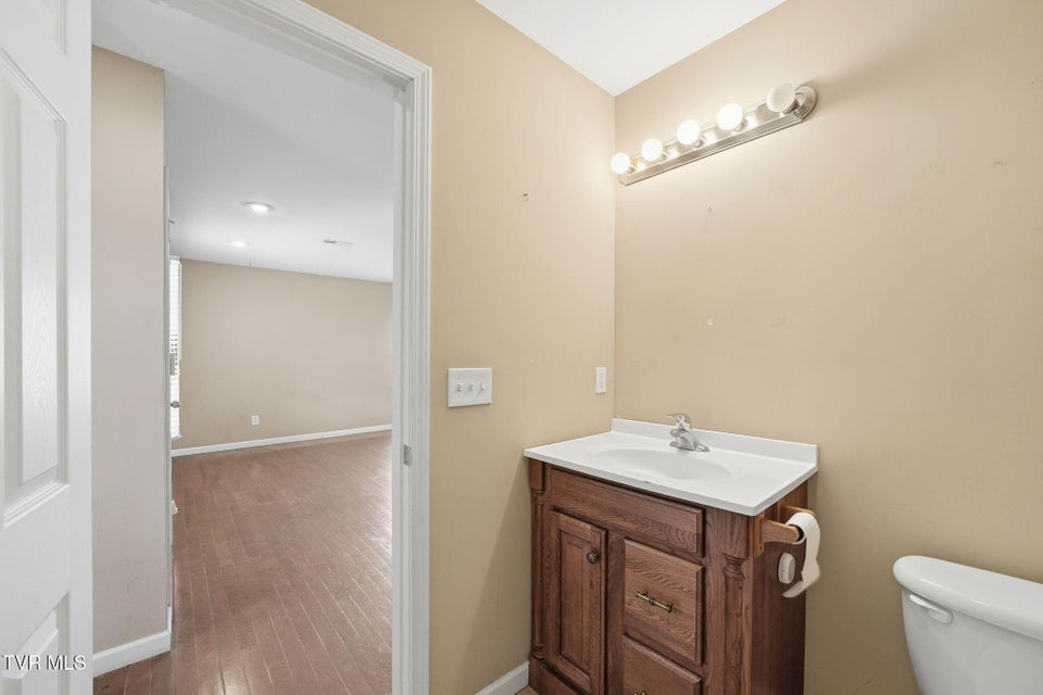 Photo #17: 814 Roan Street