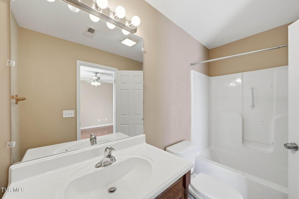 Photo #11: 814 Roan Street