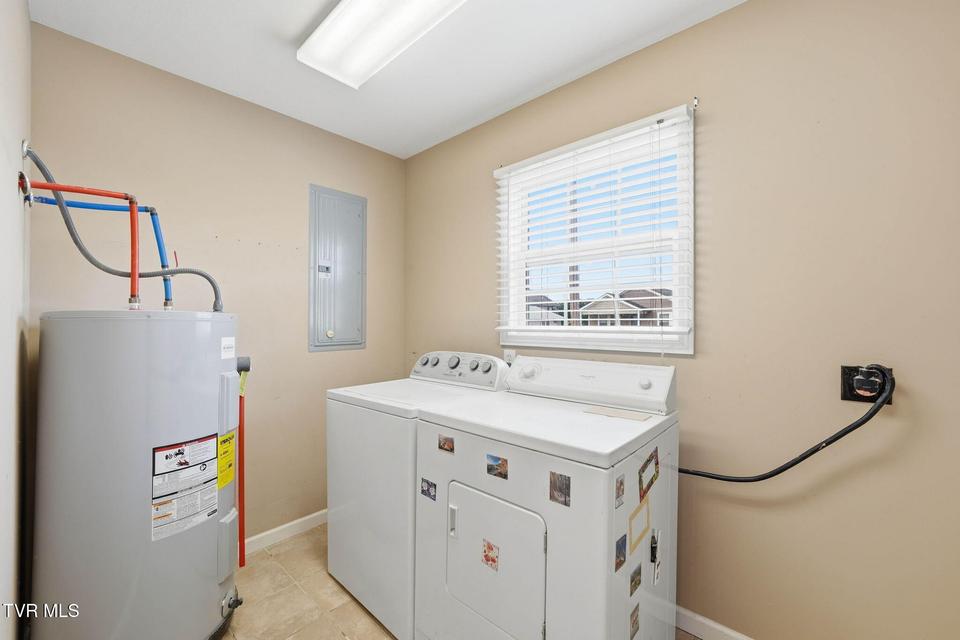 Photo #18: 814 Roan Street