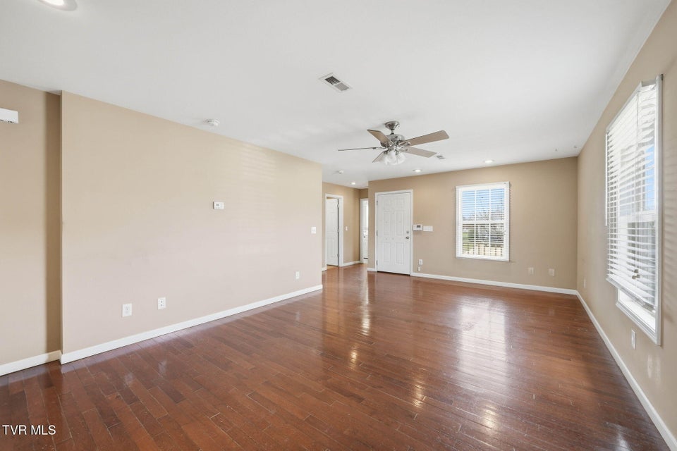 Photo #4: 814 Roan Street