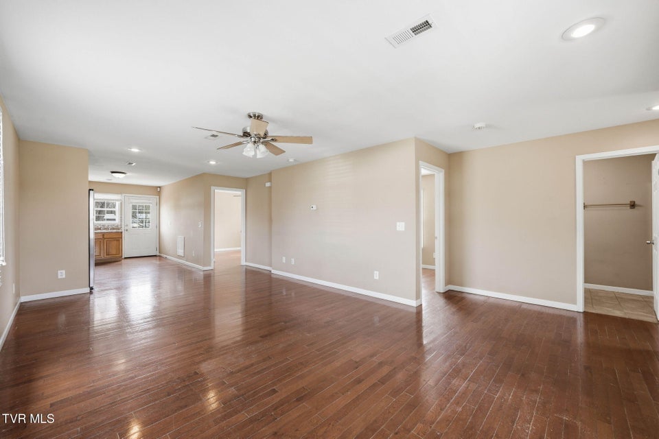 Photo #5: 814 Roan Street