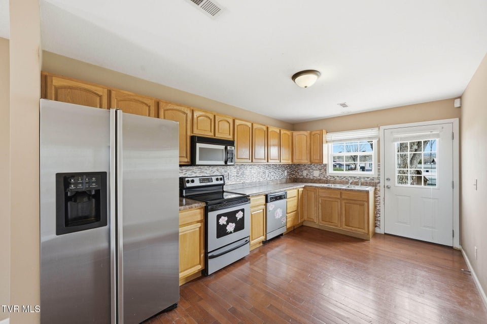 Photo #6: 814 Roan Street