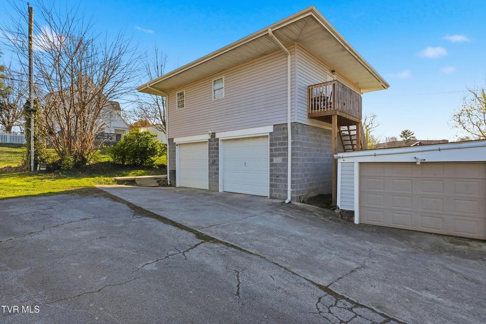 Photo #3: 817 Forest Street