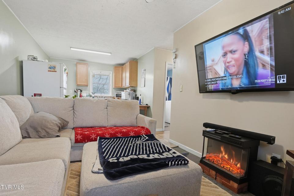 Photo #8: 817 Forest Street