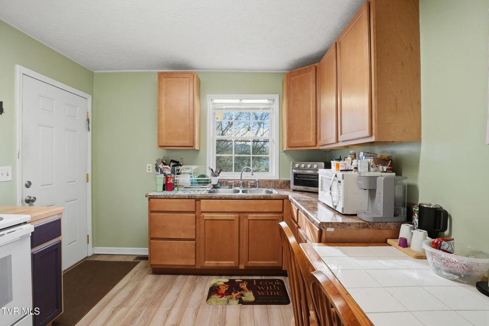 Photo #11: 817 Forest Street