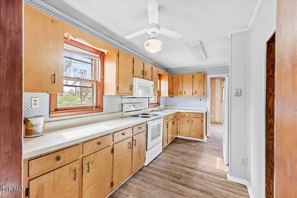 Photo #14: 592 Emmett Road