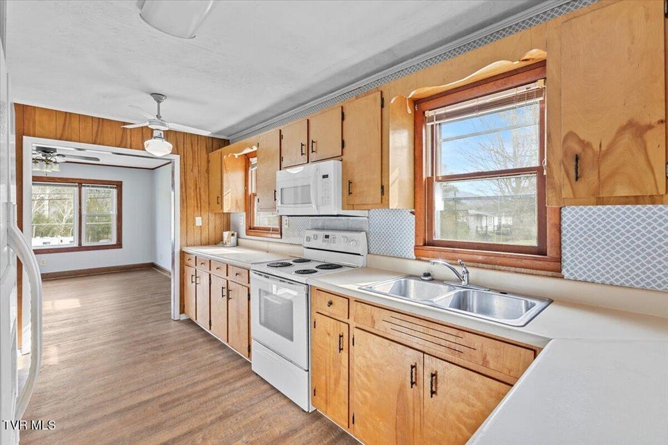 Photo #15: 592 Emmett Road