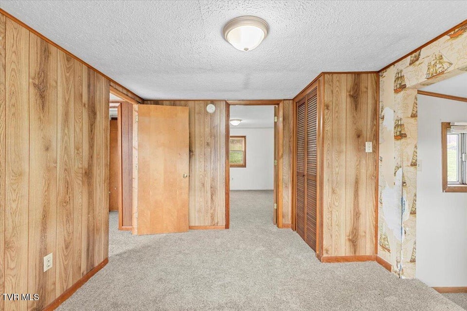 Photo #23: 592 Emmett Road