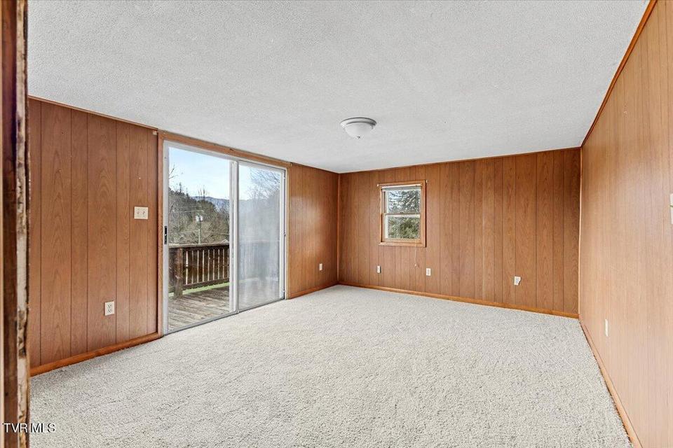 Photo #25: 592 Emmett Road