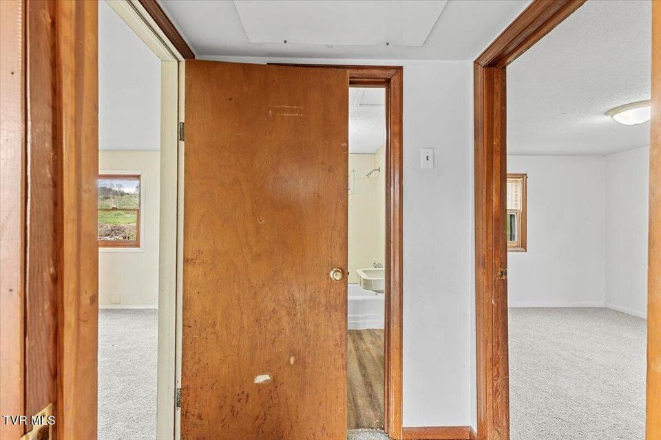 Photo #27: 592 Emmett Road