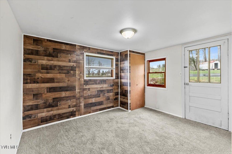 Photo #28: 592 Emmett Road