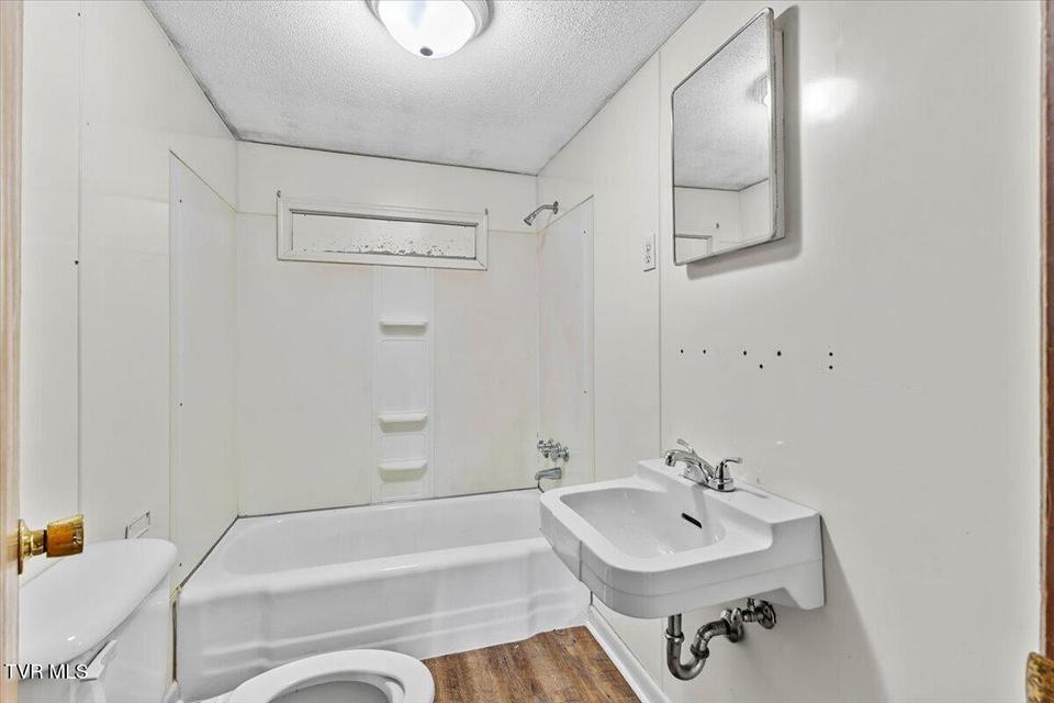 Photo #29: 592 Emmett Road