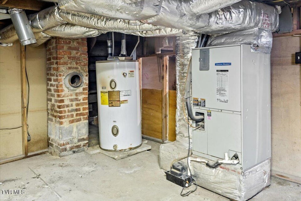 Photo #32: 592 Emmett Road