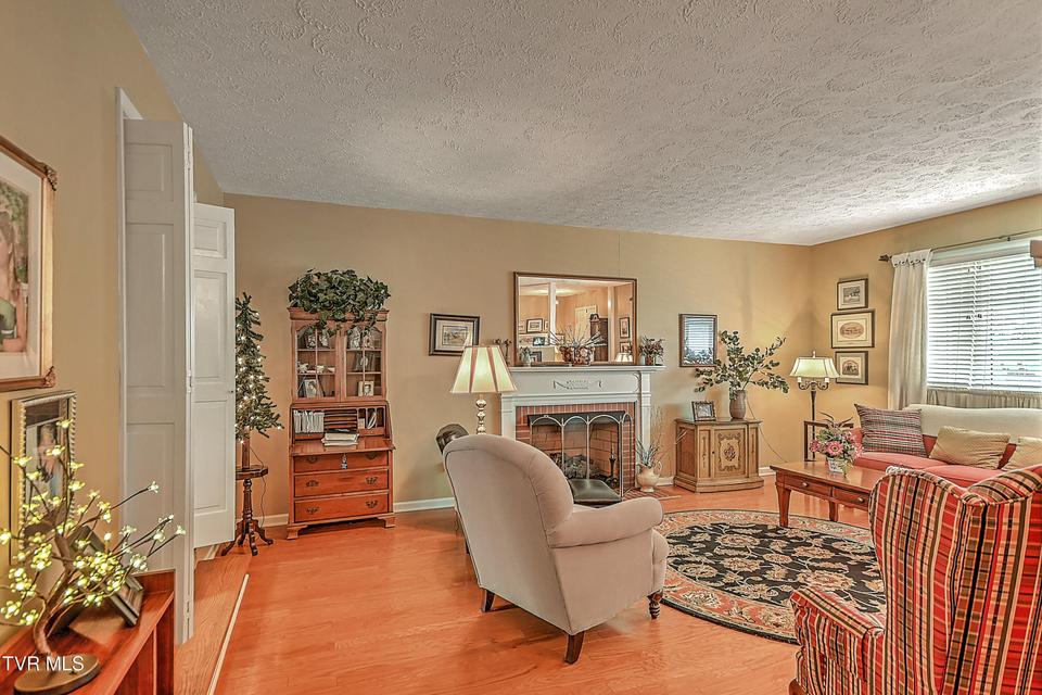 Photo #7: 207 Hermosa Drive