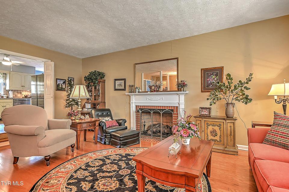 Photo #11: 207 Hermosa Drive