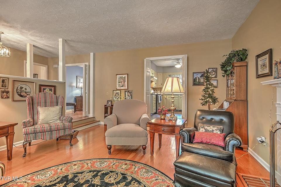 Photo #12: 207 Hermosa Drive