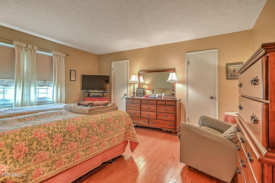 Photo #33: 207 Hermosa Drive