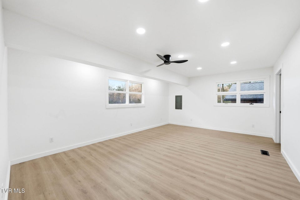 Photo #10: 4030 Reservoir Road