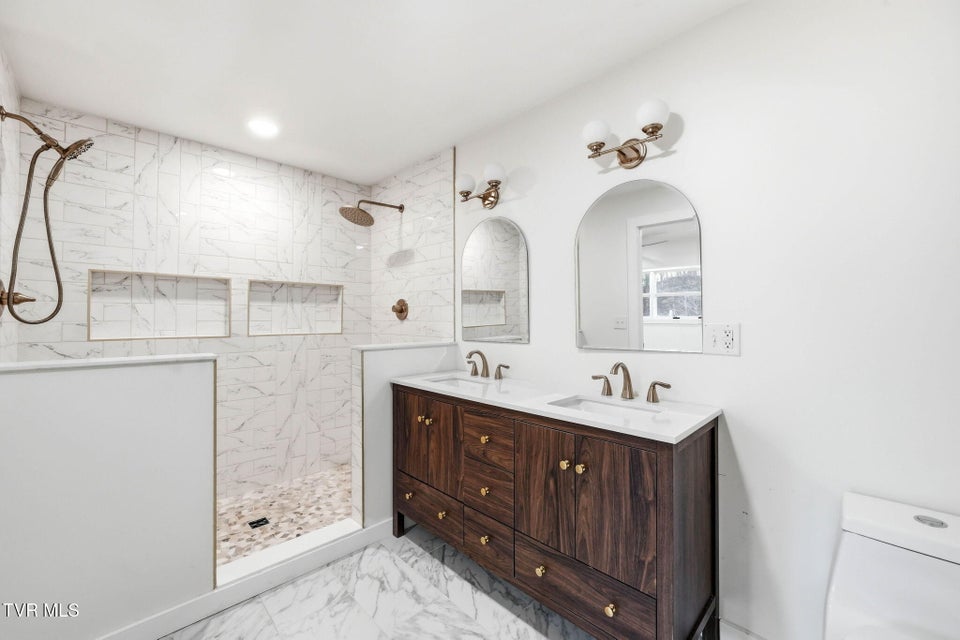 Photo #11: 4030 Reservoir Road