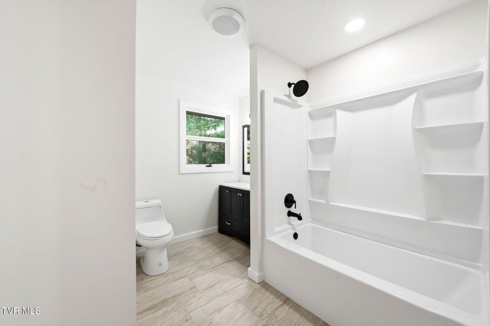 Photo #20: 4030 Reservoir Road