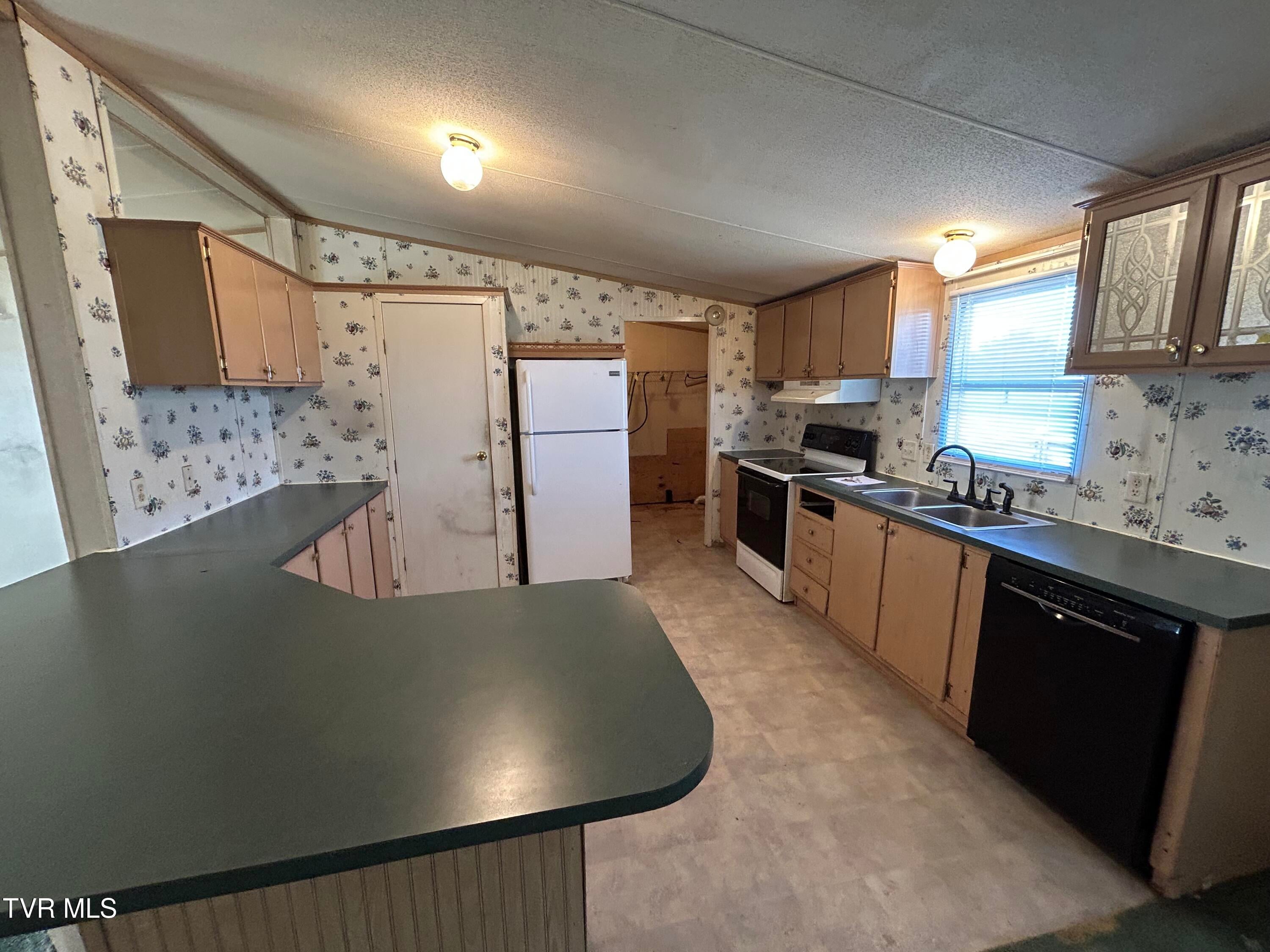 Photo #17: 1861 Corby Bridge Road