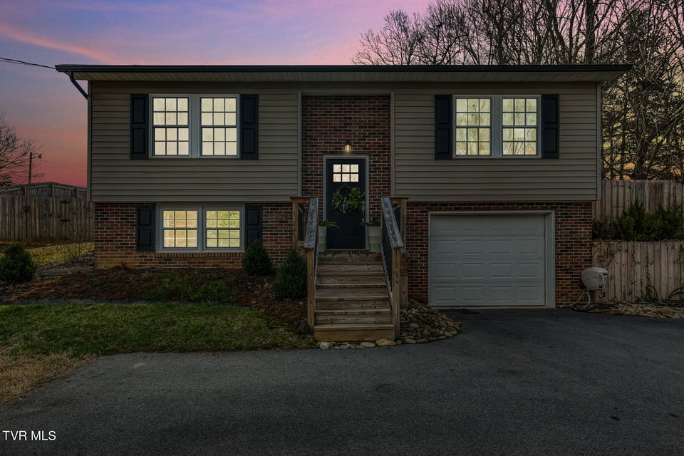 Photo #2: 328 Kings Road