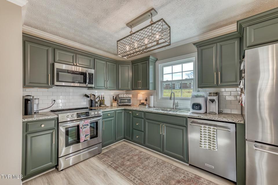 Photo #7: 328 Kings Road