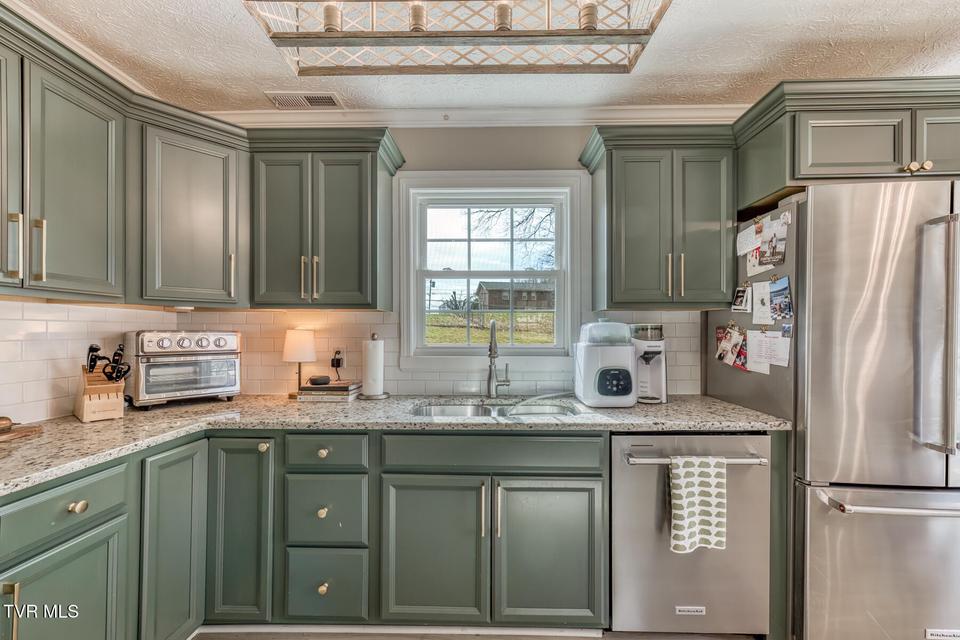 Photo #8: 328 Kings Road