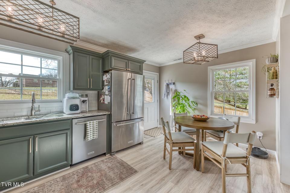 Photo #10: 328 Kings Road