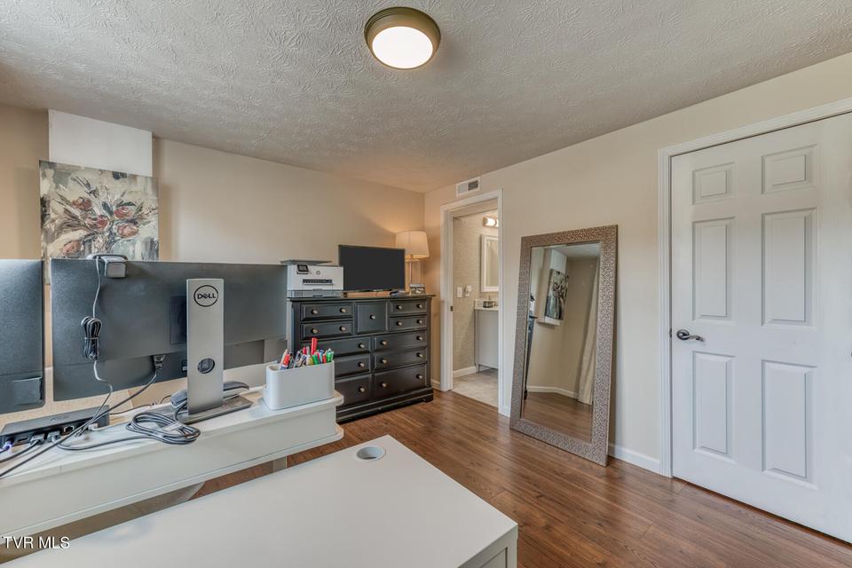 Photo #21: 328 Kings Road