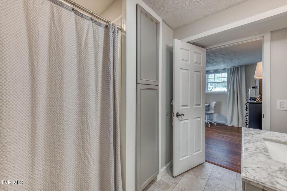 Photo #23: 328 Kings Road