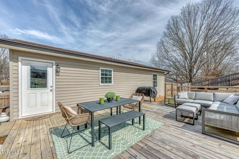 Photo #35: 328 Kings Road