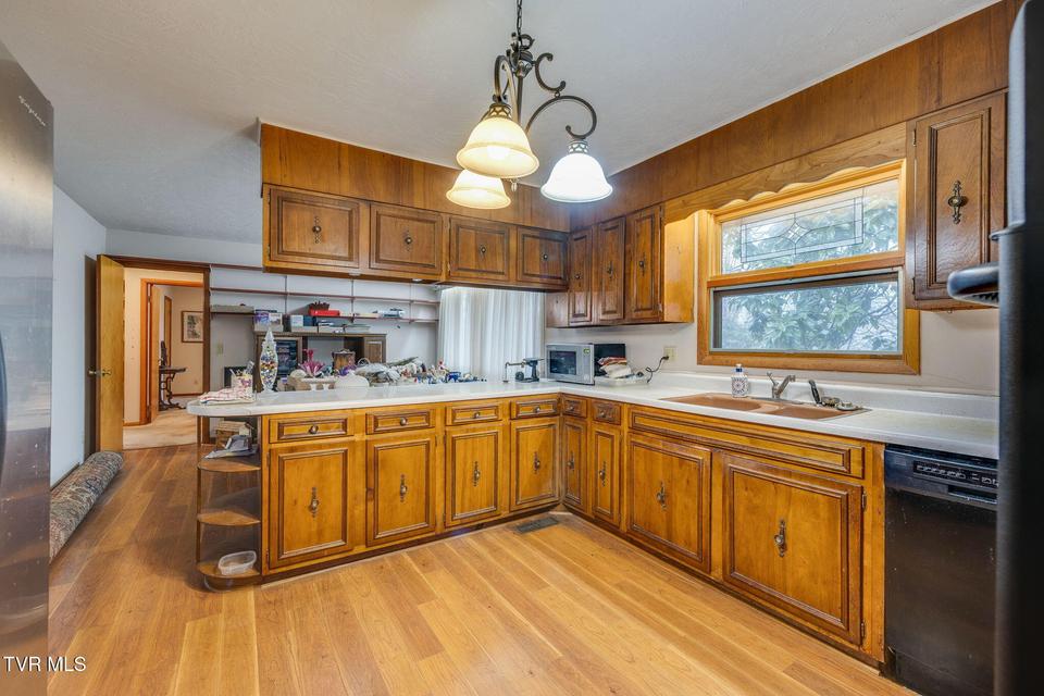 Photo #11: 730 Outer Drive