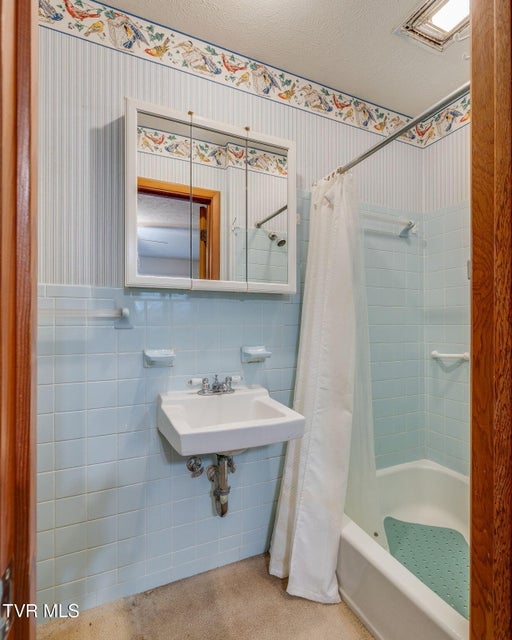 Photo #19: 730 Outer Drive