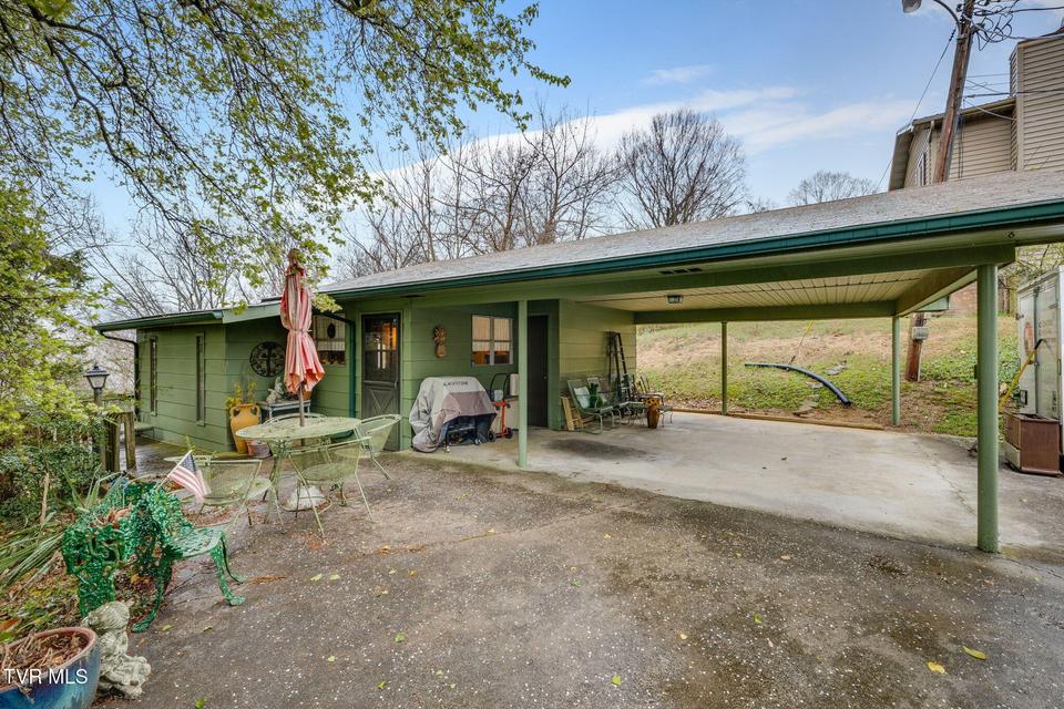 Photo #29: 730 Outer Drive