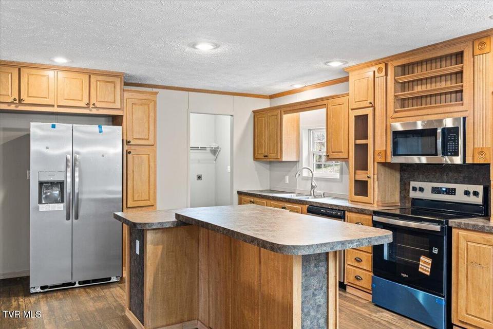 Photo #17: 1103 Bluefield Avenue