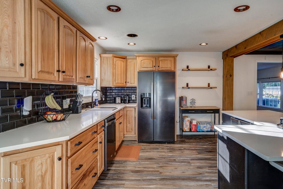 Photo #7: 110 Hopeville Avenue