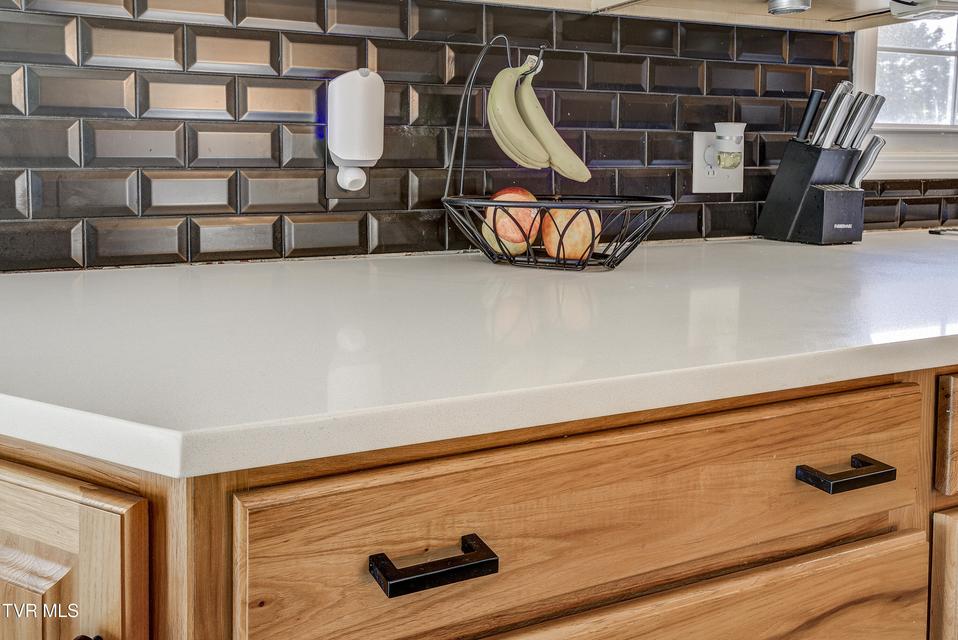 Photo #11: 110 Hopeville Avenue