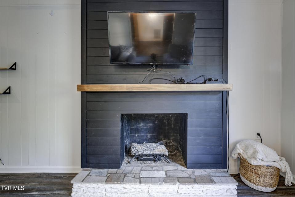 Photo #15: 110 Hopeville Avenue