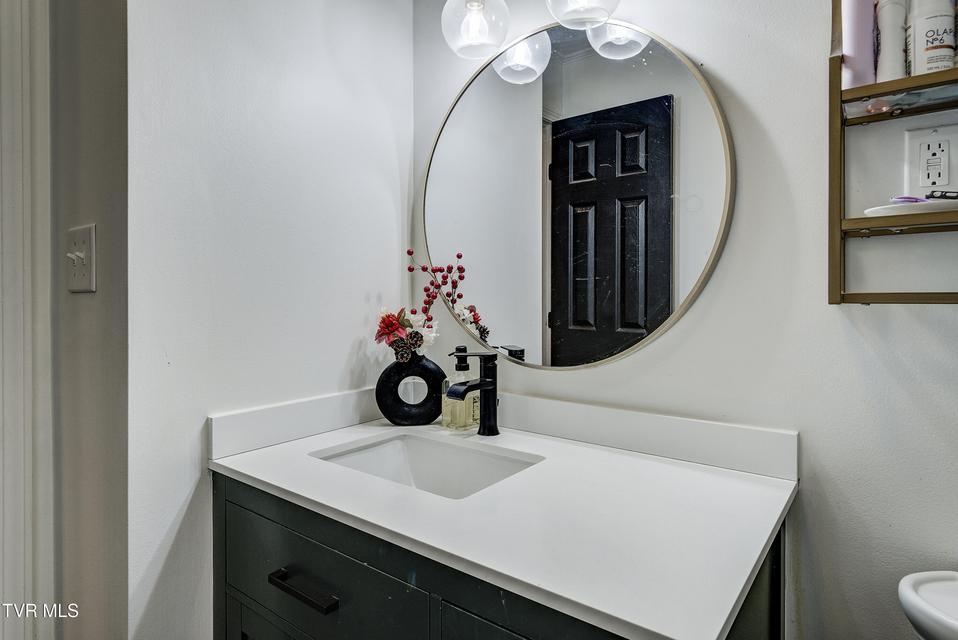 Photo #26: 110 Hopeville Avenue