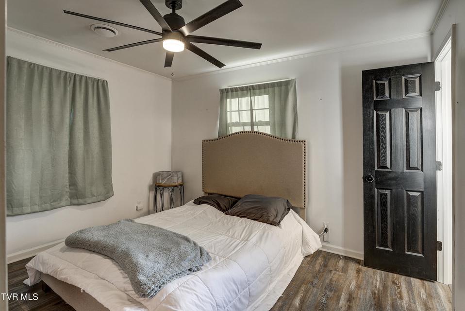 Photo #33: 110 Hopeville Avenue