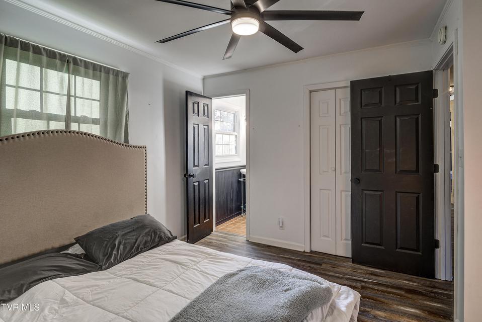 Photo #35: 110 Hopeville Avenue